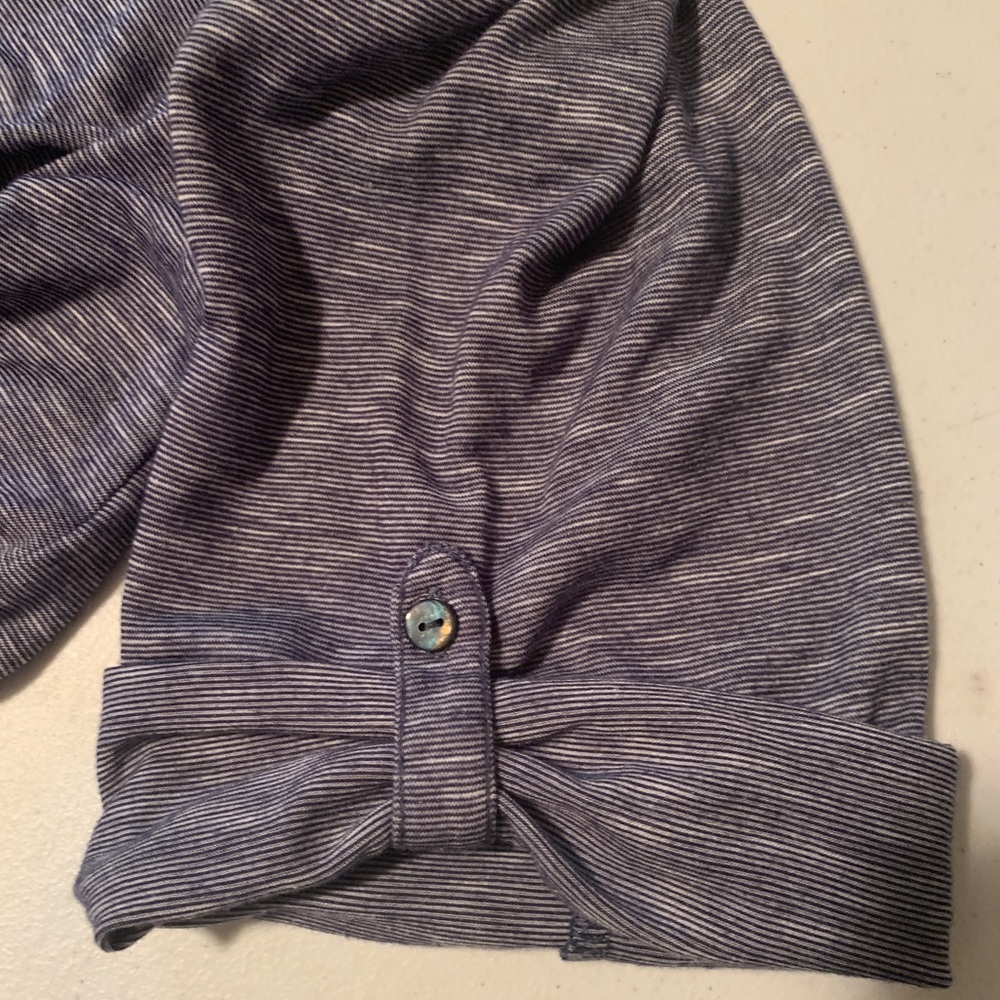 Max Studio handkerchief button front 3/4 roll-tab sleeve - Picture 4 of 8